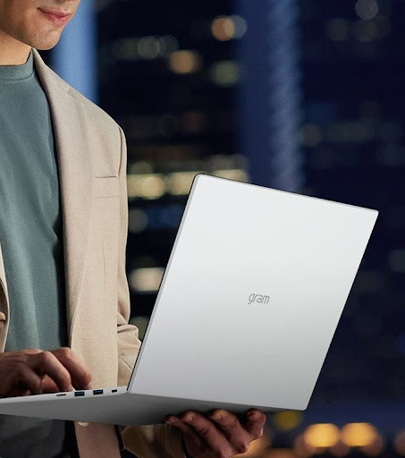 LG그램 17ZD90R-GX76K: 고사양으로 즐기는 노트북 사용 경험